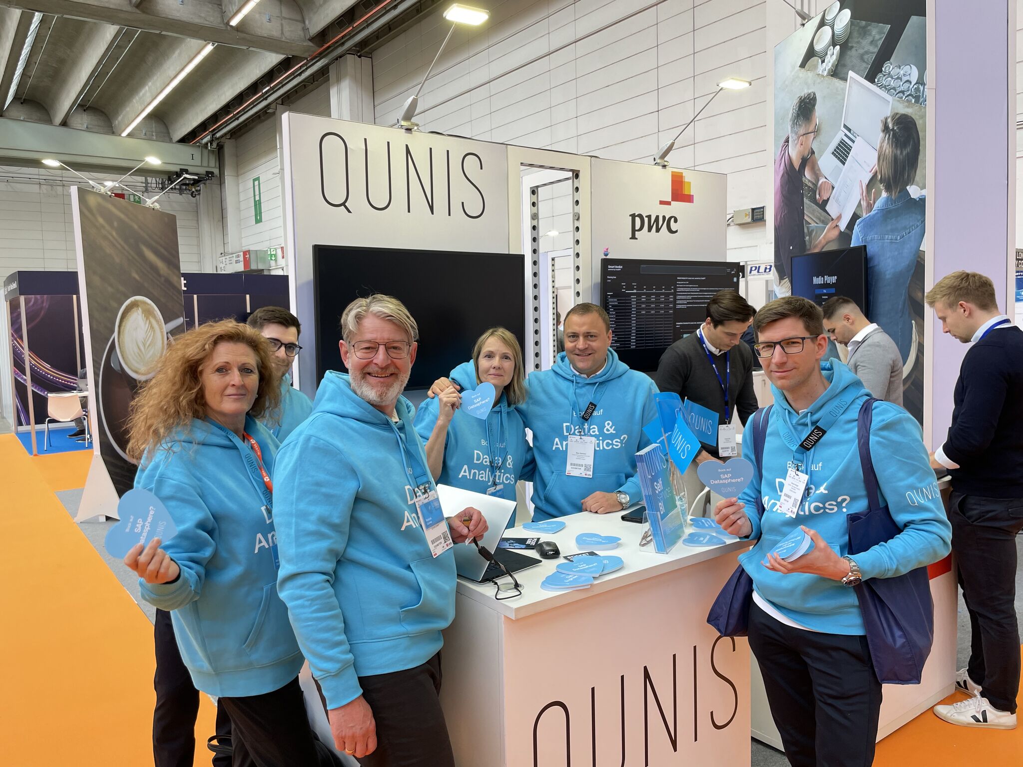 QUNIS Team on Tour